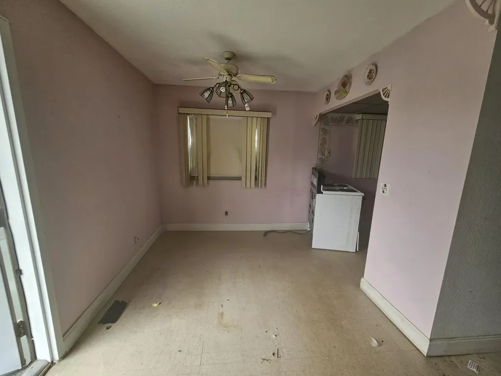 281 Flanders Delray Beach FL 33484