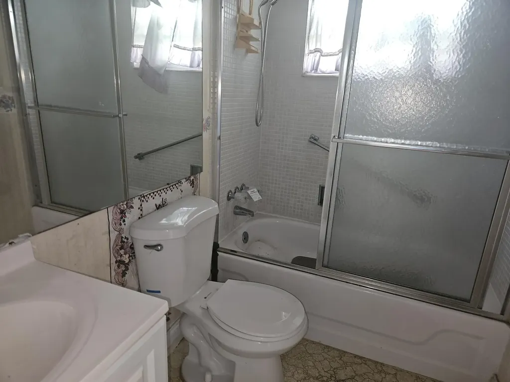 281 Flanders Delray Beach FL 33484