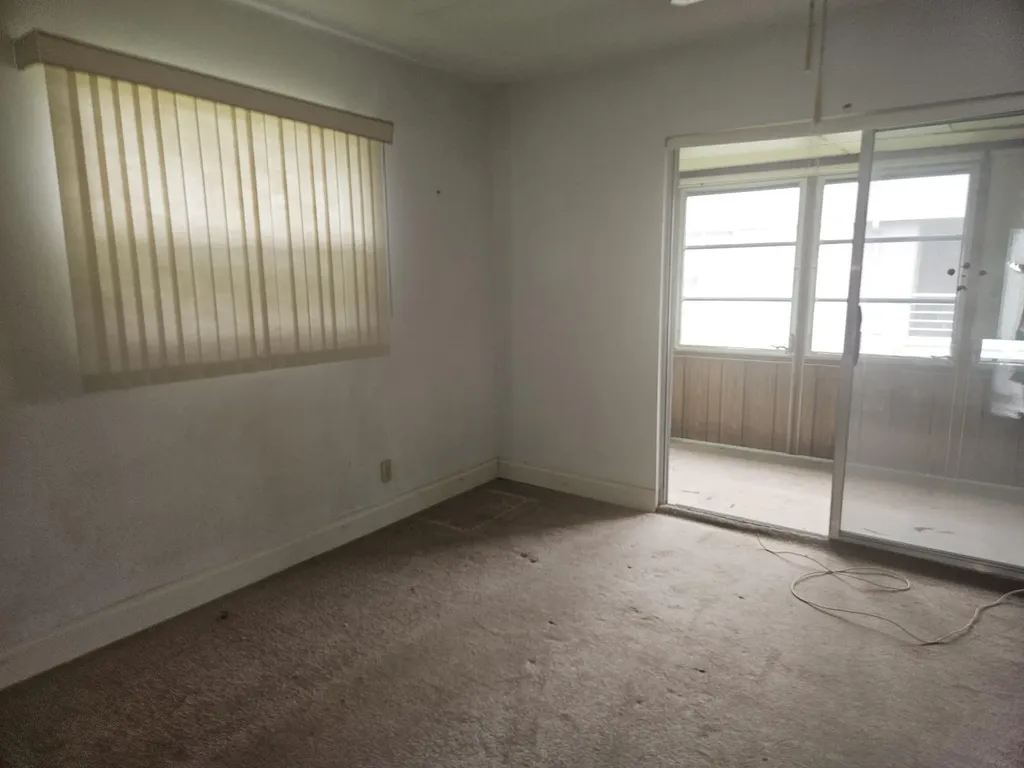 281 Flanders Delray Beach FL 33484