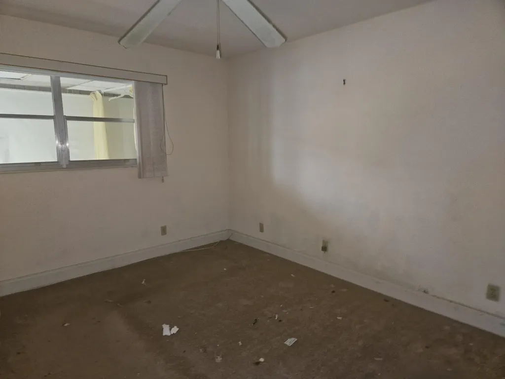 281 Flanders Delray Beach FL 33484