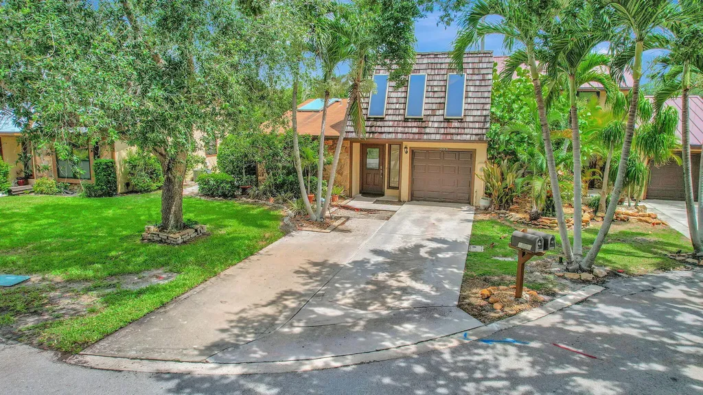 1003 Raintree Lane Palm Beach Gardens FL 33410