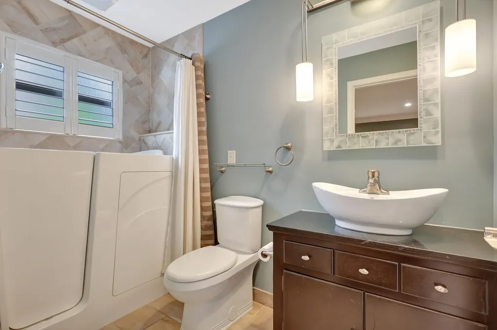 1003 Raintree Lane Palm Beach Gardens FL 33410