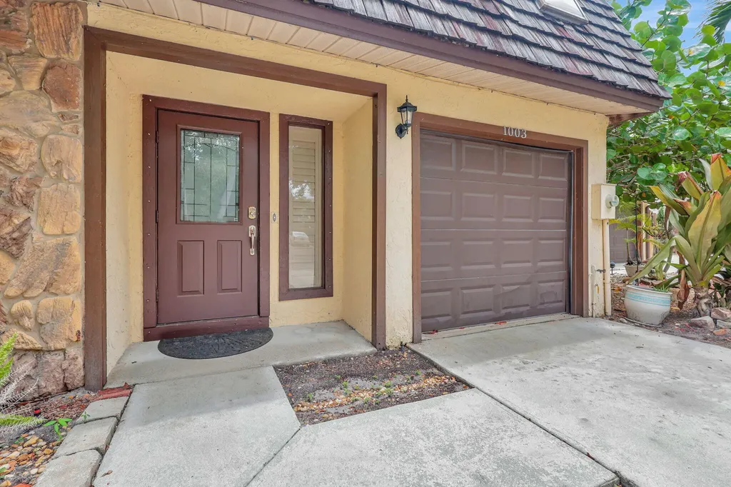 1003 Raintree Lane Palm Beach Gardens FL 33410