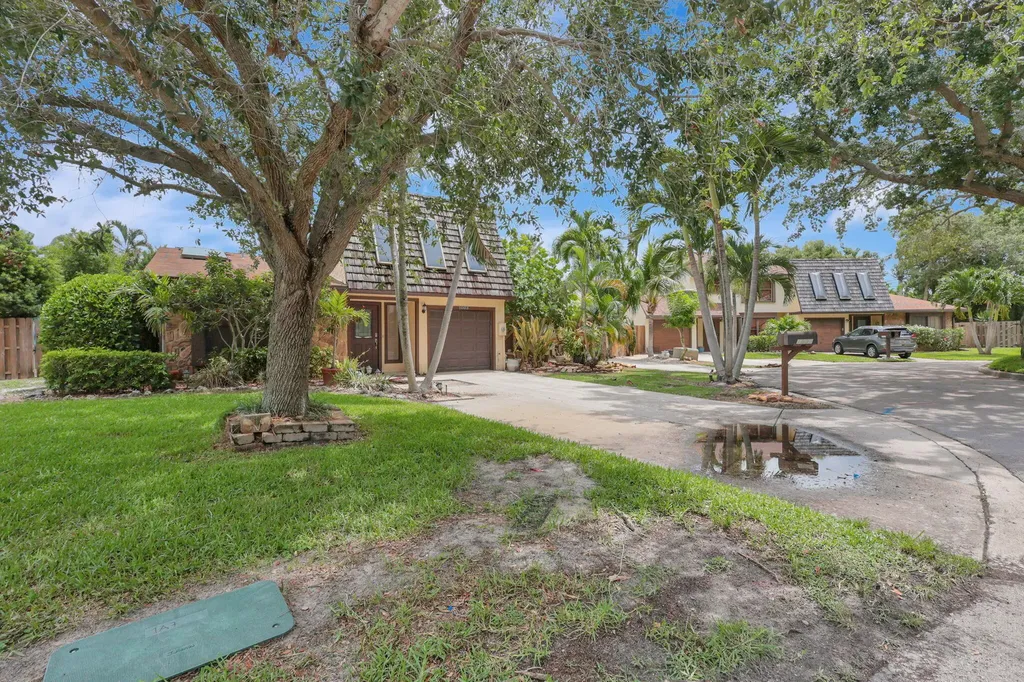 1003 Raintree Lane Palm Beach Gardens FL 33410