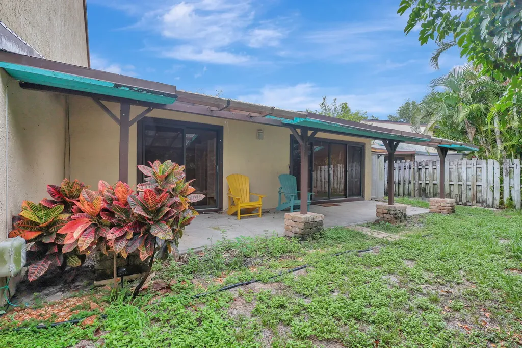 1003 Raintree Lane Palm Beach Gardens FL 33410