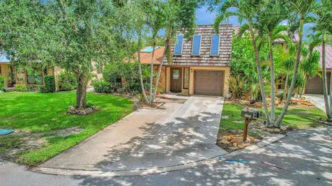 1003 Raintree Lane Palm Beach Gardens FL 33410