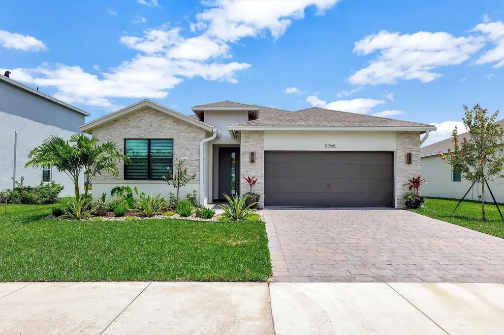 5795 SE Sky Blue Circle Stuart FL 34997