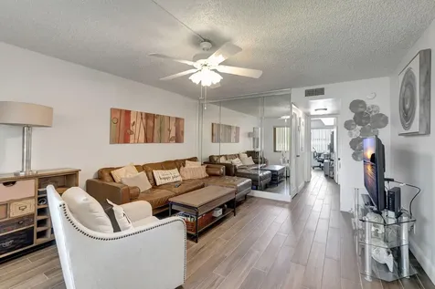 66 Capri B Delray Beach FL 33484