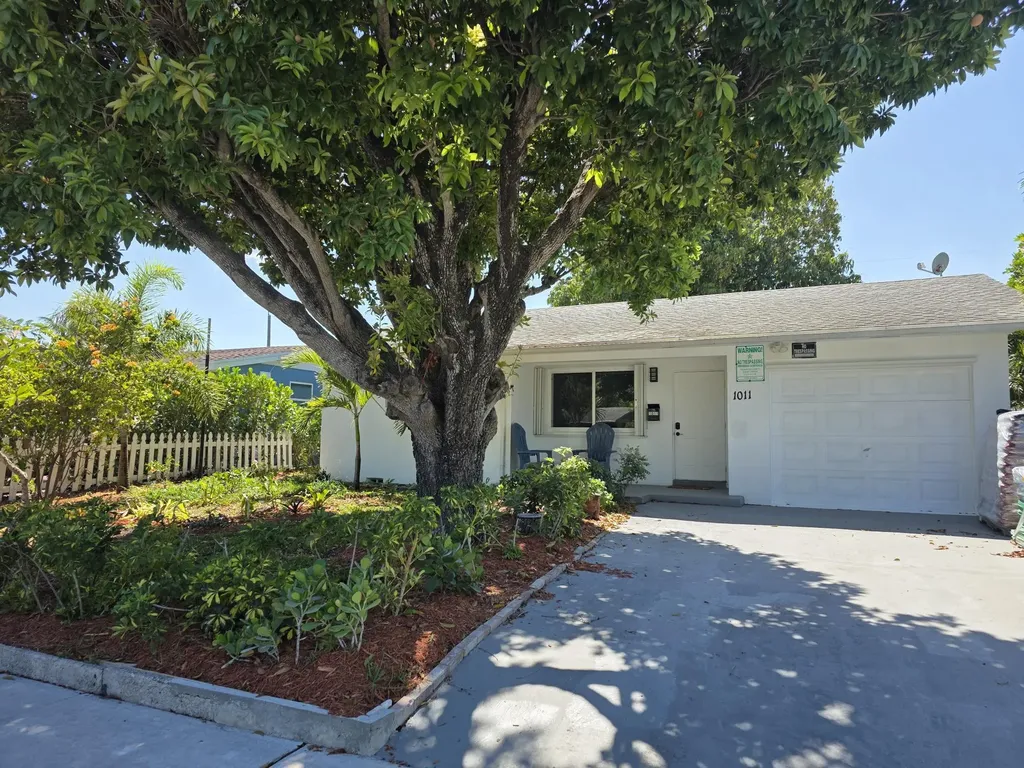 1011 S D Street Lake Worth Beach FL 33460