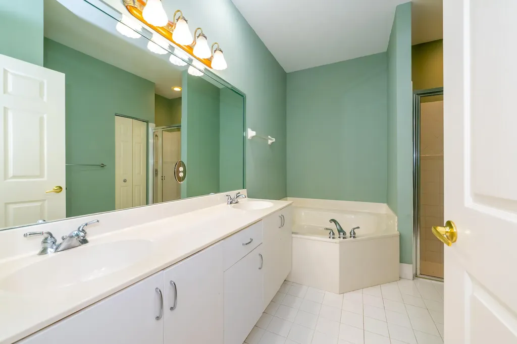 2590 E Aragon Boulevard Sunrise FL 33313