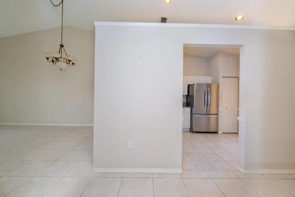 2590 E Aragon Boulevard Sunrise FL 33313