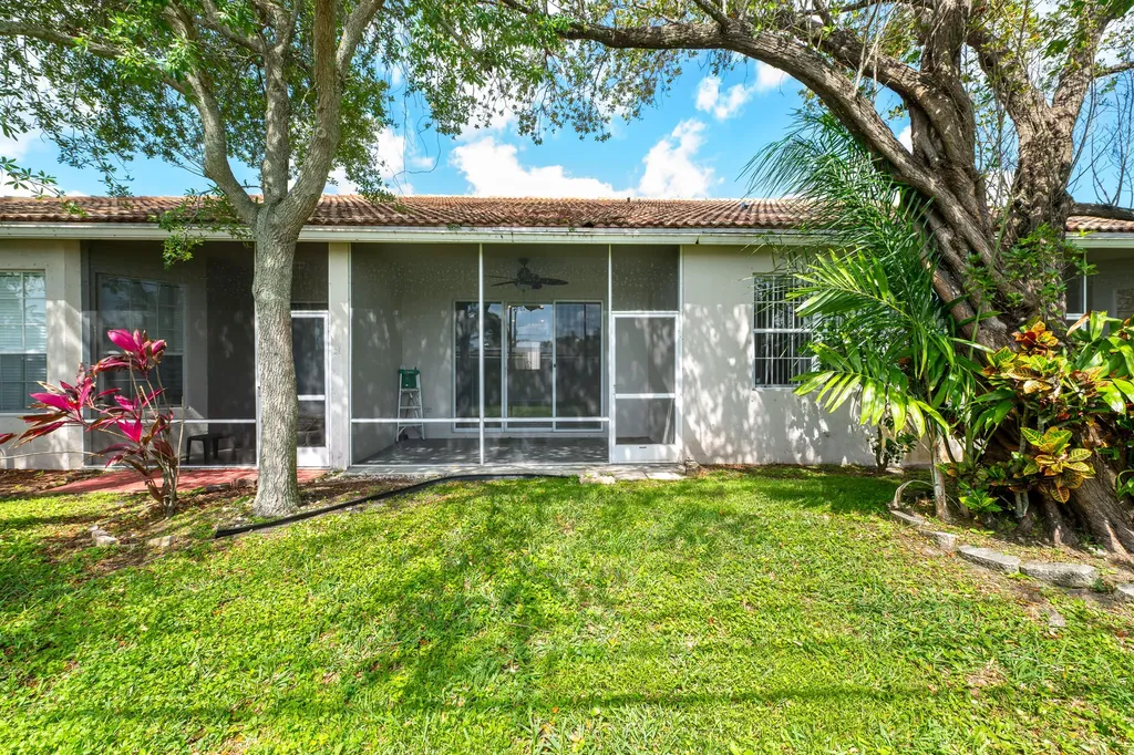 2590 E Aragon Boulevard Sunrise FL 33313