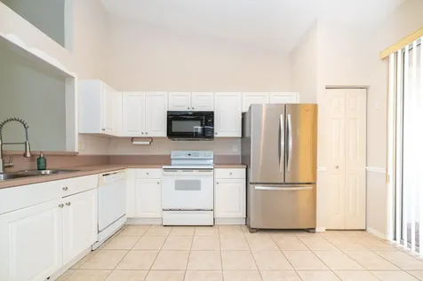 2590 E Aragon Boulevard Sunrise FL 33313