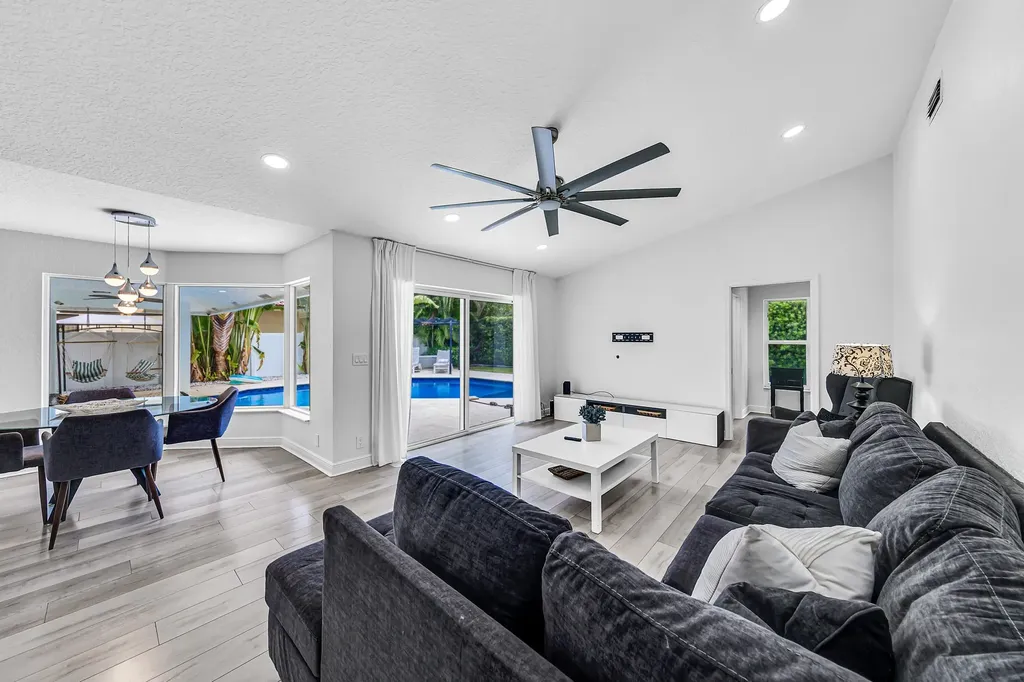 6183 Vista Linda Lane Boca Raton FL 33433