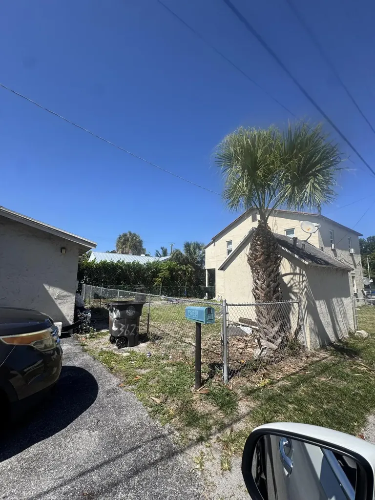 3621 Morton Avenue West Palm Beach FL 33405