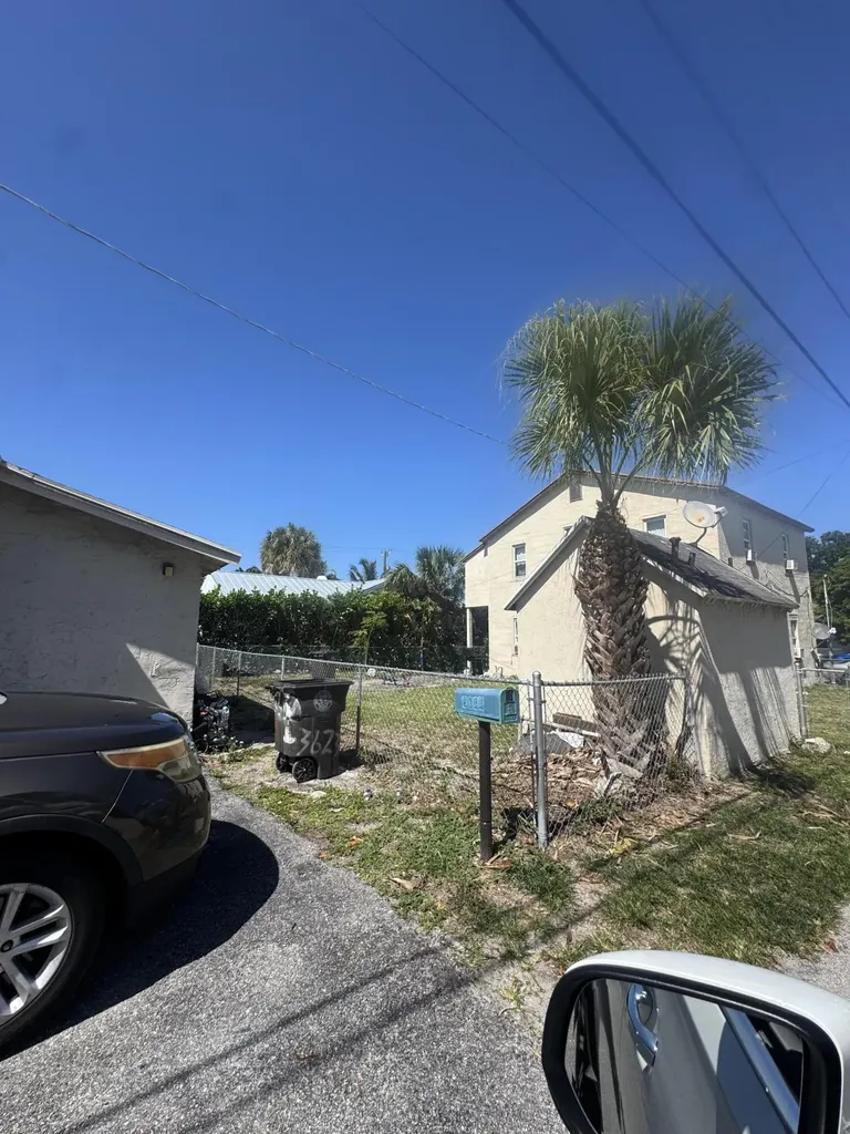 3621 Morton Avenue West Palm Beach FL 33405