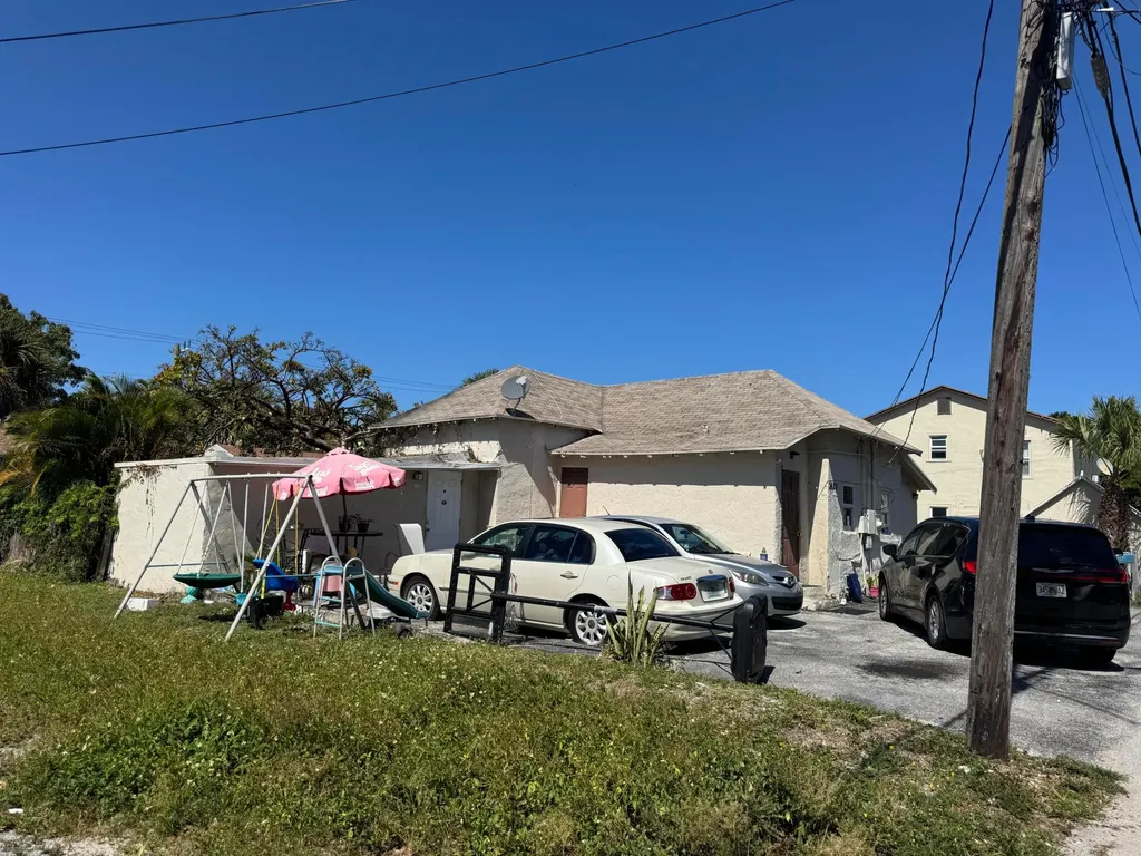 3621 Morton Avenue West Palm Beach FL 33405
