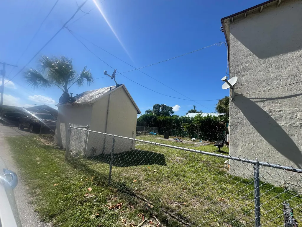 3621 Morton Avenue West Palm Beach FL 33405