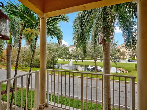1859 Vía Granada Boynton Beach FL 33426