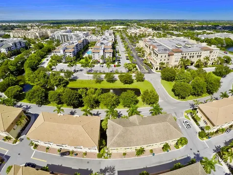 1859 Vía Granada Boynton Beach FL 33426