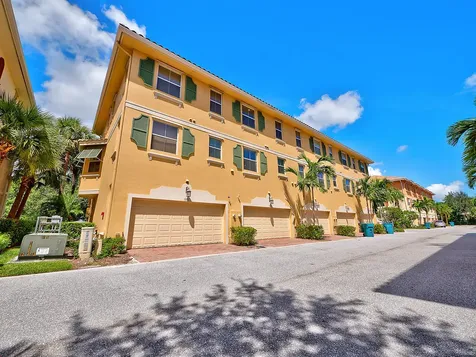 1859 Vía Granada Boynton Beach FL 33426