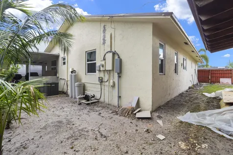6271 Hope Street Hollywood FL 33024