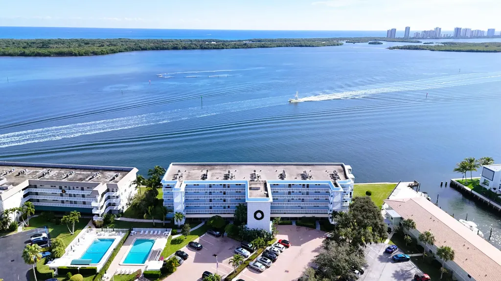 60 Yacht Club Drive North Palm Beach FL 33408