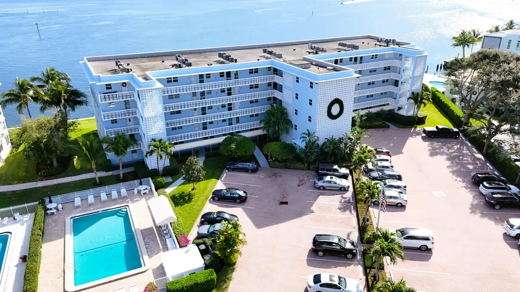 60 Yacht Club Drive North Palm Beach FL 33408