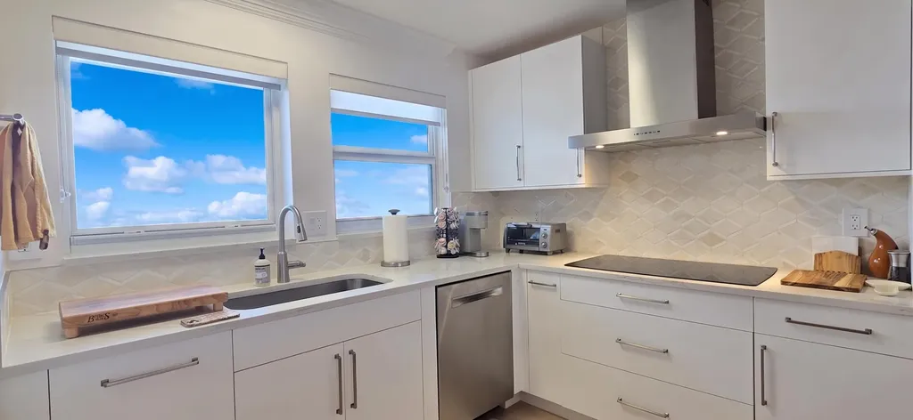 60 Yacht Club Drive North Palm Beach FL 33408