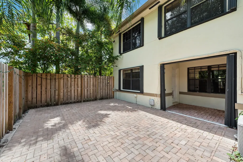 243 City View Drive Fort Lauderdale FL 33311