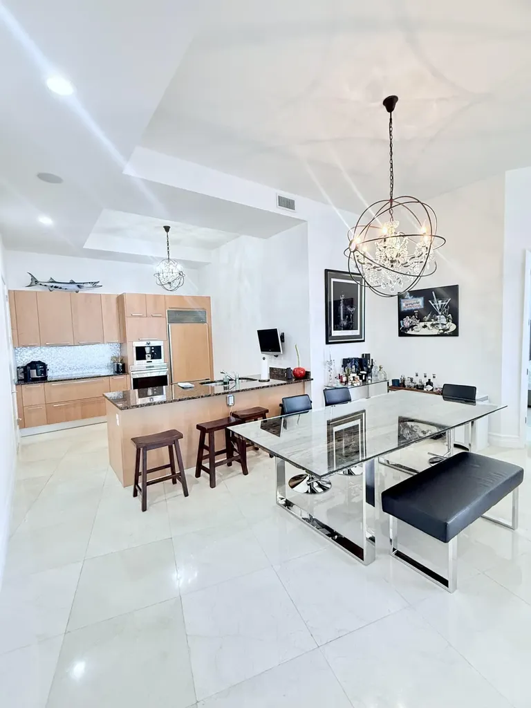 15811 Collins Avenue Sunny Isles Beach FL 33160