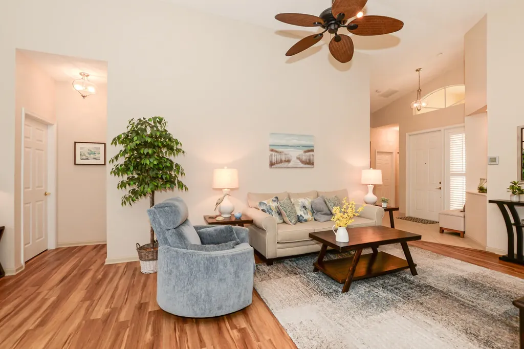421 NW Sunview Way Port St Lucie FL 34986