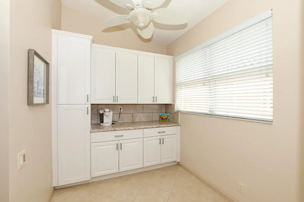 421 NW Sunview Way Port St Lucie FL 34986