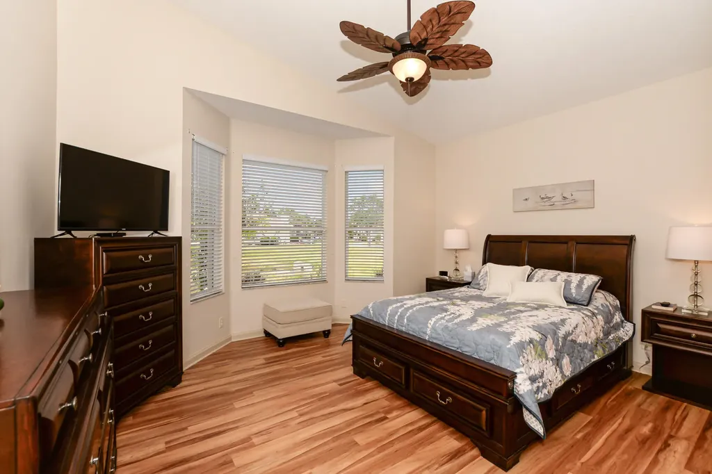 421 NW Sunview Way Port St Lucie FL 34986