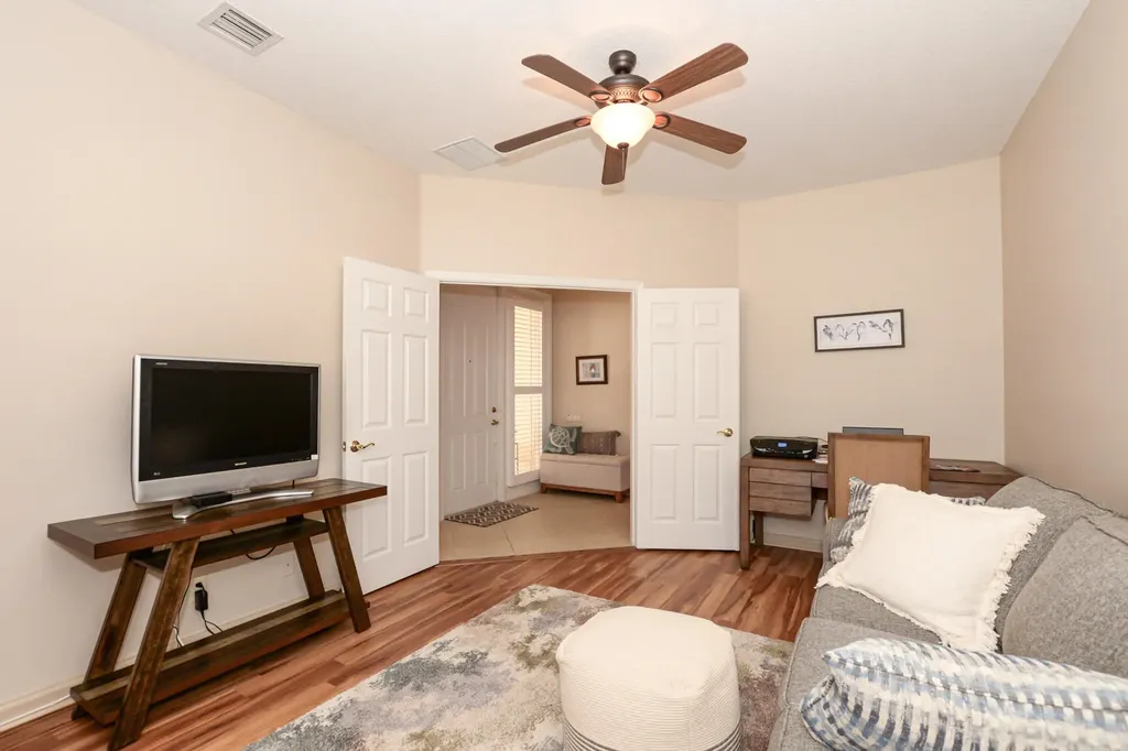 421 NW Sunview Way Port St Lucie FL 34986