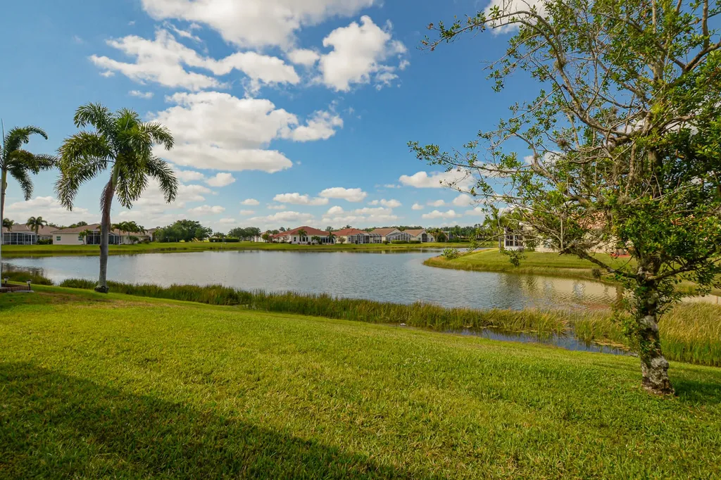 421 NW Sunview Way Port St Lucie FL 34986
