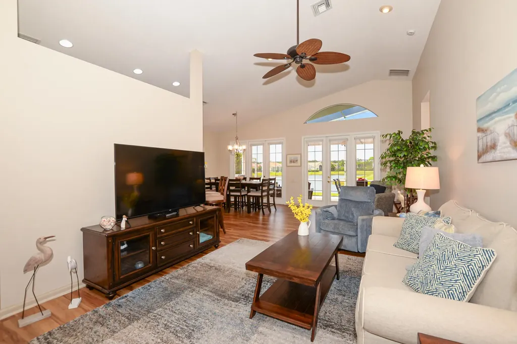 421 NW Sunview Way Port St Lucie FL 34986