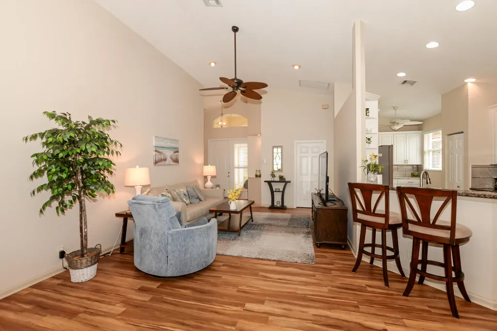 421 NW Sunview Way Port St Lucie FL 34986