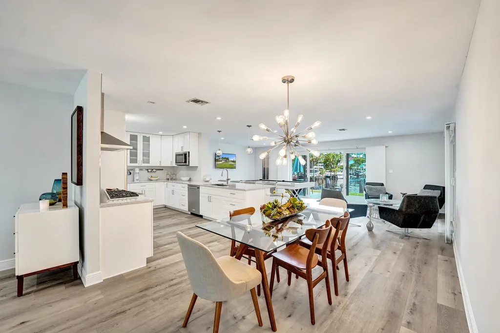 381 SE 3rd Street Pompano Beach FL 33060