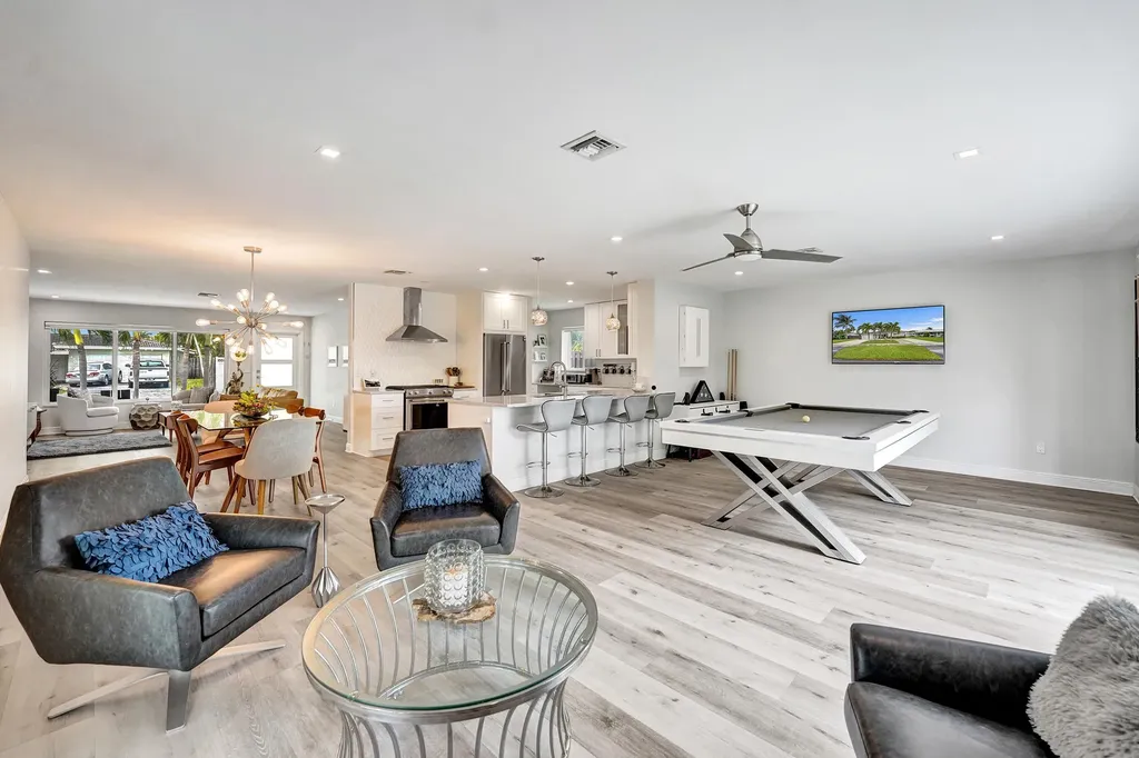 381 SE 3rd Street Pompano Beach FL 33060