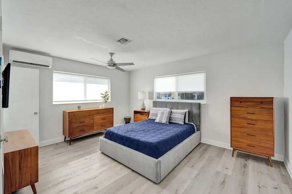 381 SE 3rd Street Pompano Beach FL 33060