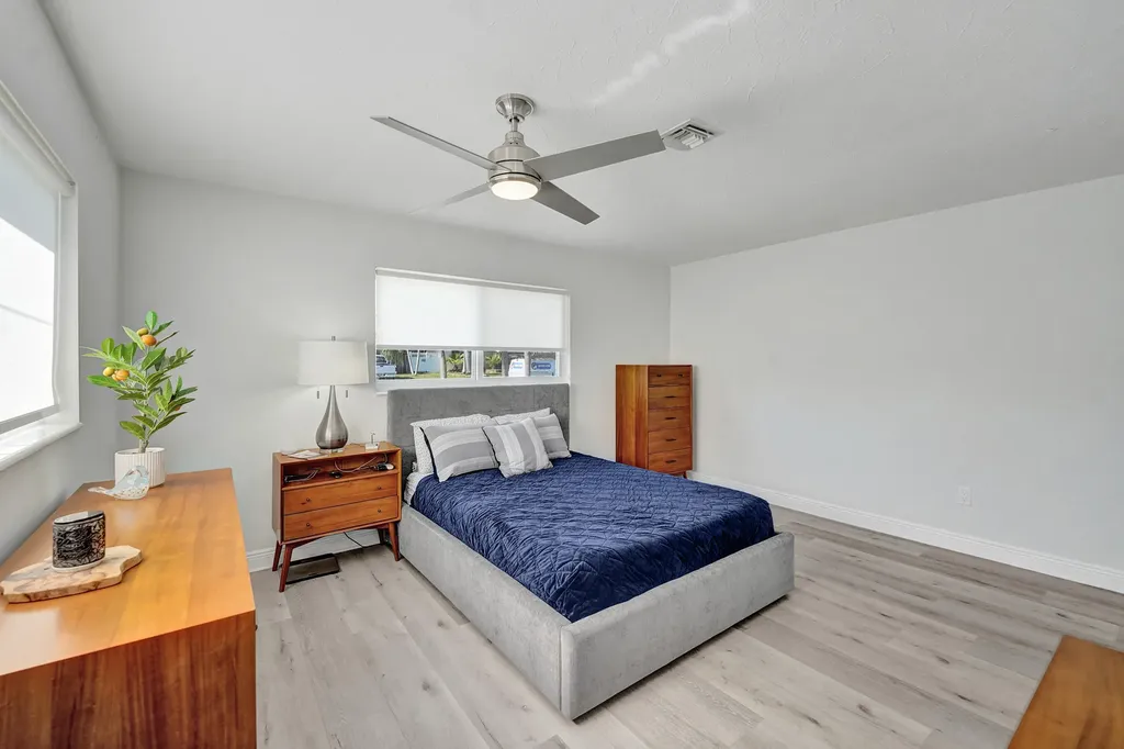 381 SE 3rd Street Pompano Beach FL 33060