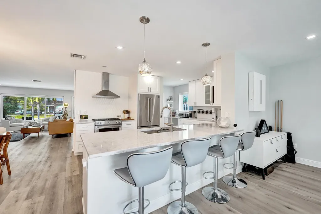381 SE 3rd Street Pompano Beach FL 33060