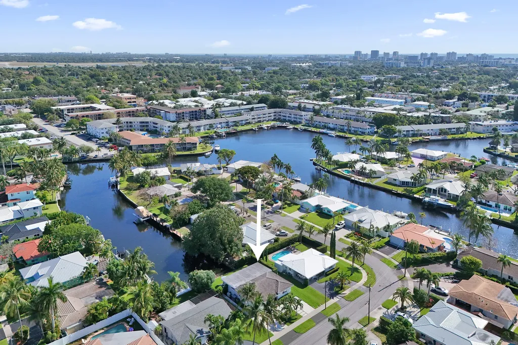 381 SE 3rd Street Pompano Beach FL 33060