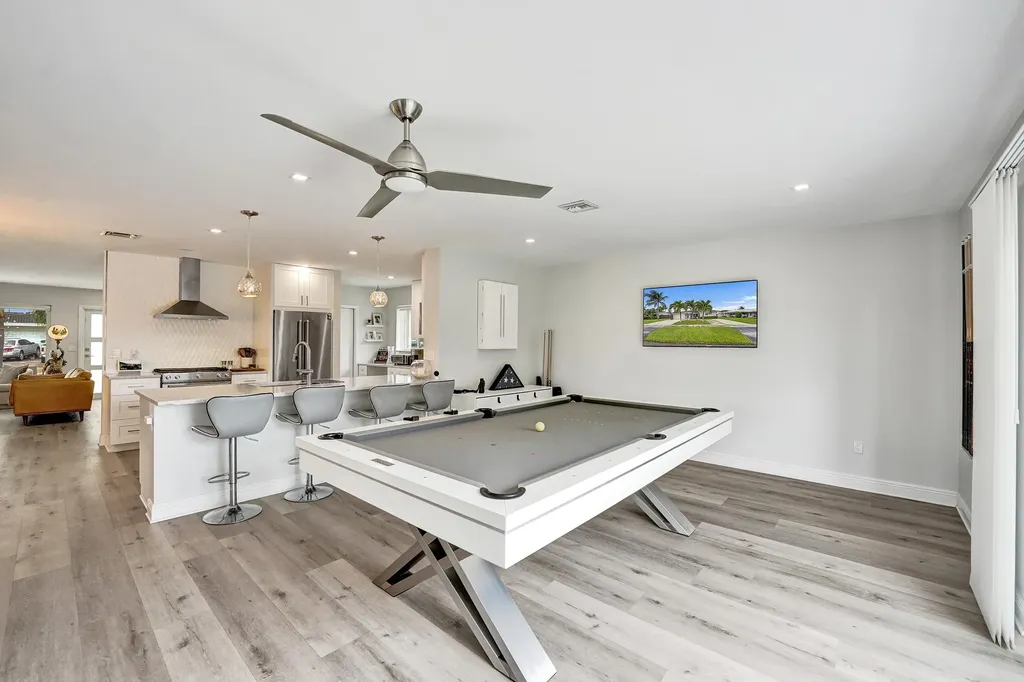 381 SE 3rd Street Pompano Beach FL 33060