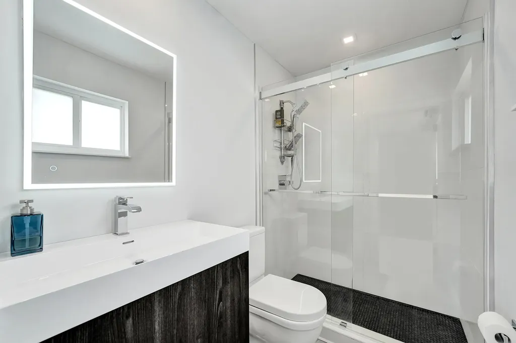 381 SE 3rd Street Pompano Beach FL 33060