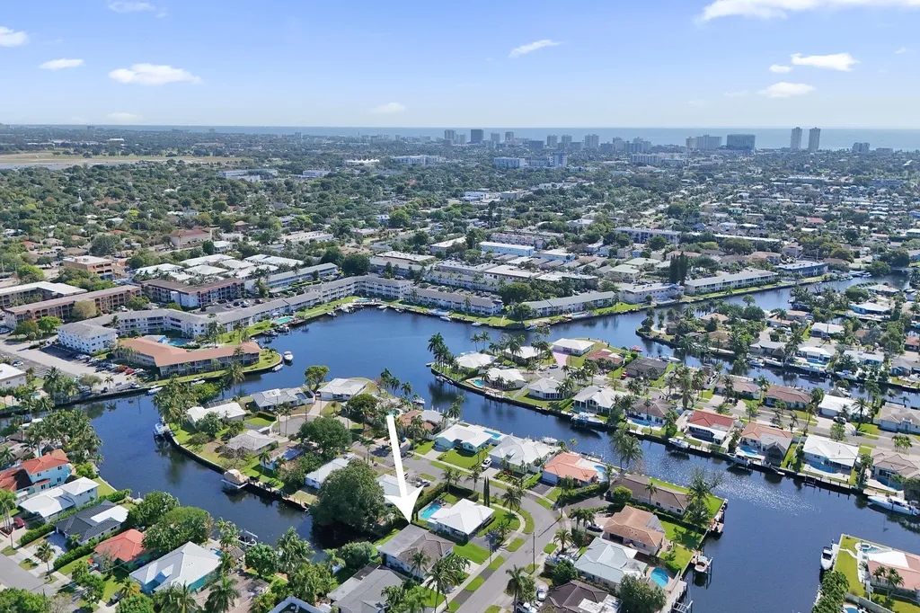 381 SE 3rd Street Pompano Beach FL 33060
