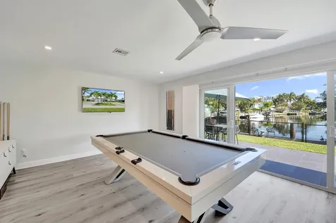 381 SE 3rd Street Pompano Beach FL 33060