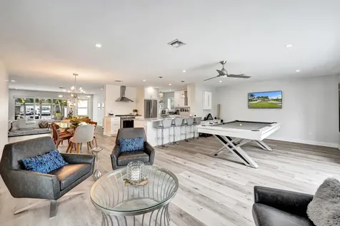 381 SE 3rd Street Pompano Beach FL 33060