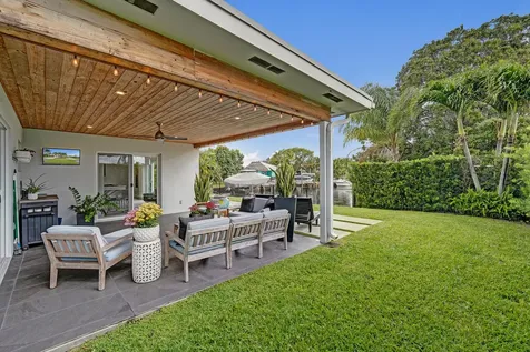 381 SE 3rd Street Pompano Beach FL 33060
